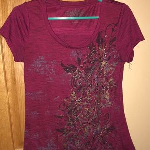 Maroon t shirt